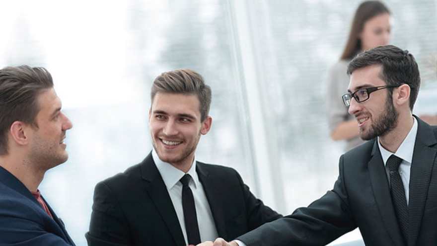 新公司法下同一老板关联公司的法律与税务风险解析